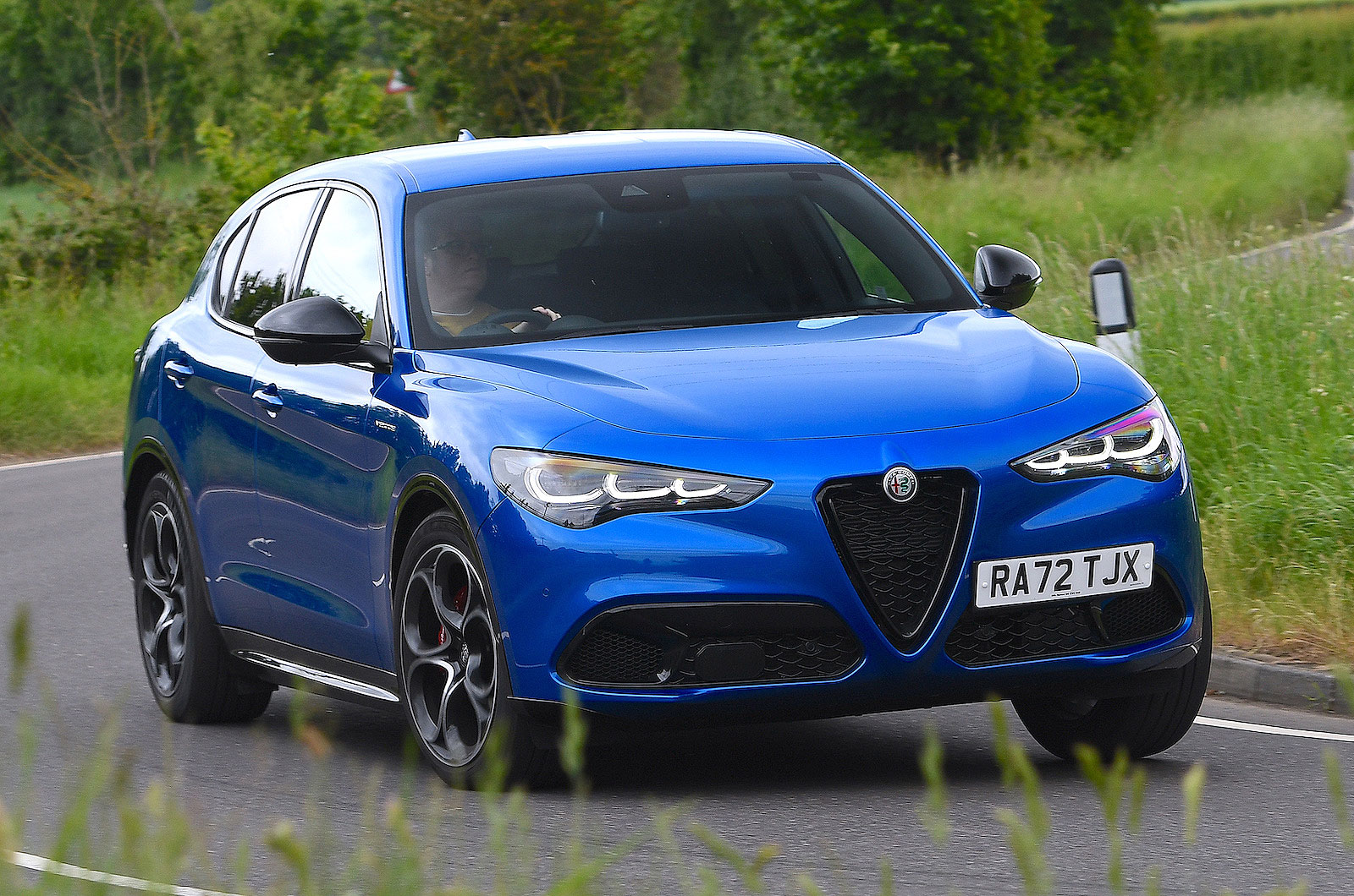 Alfa Romeo Stelvio front cornering