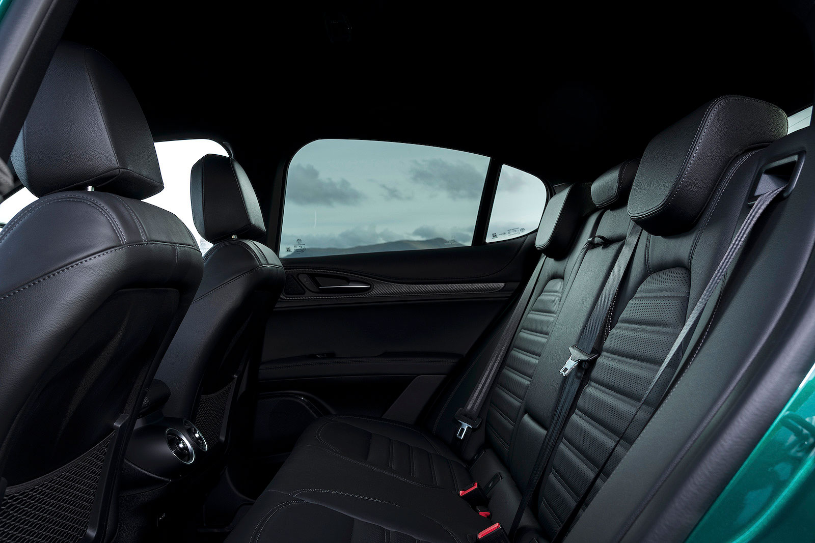 Alfa Romeo Stelvio Quadrifoglio back seats