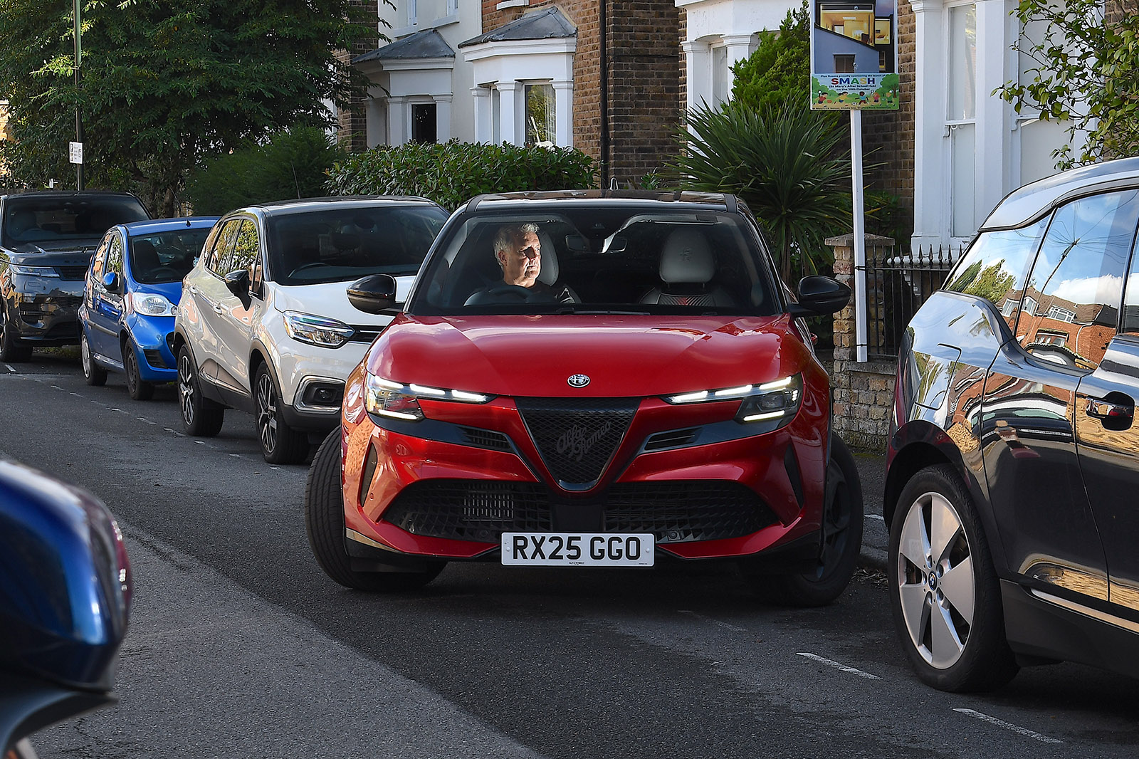 Alfa Romeo Junior Ibrida long-term test parallel parking