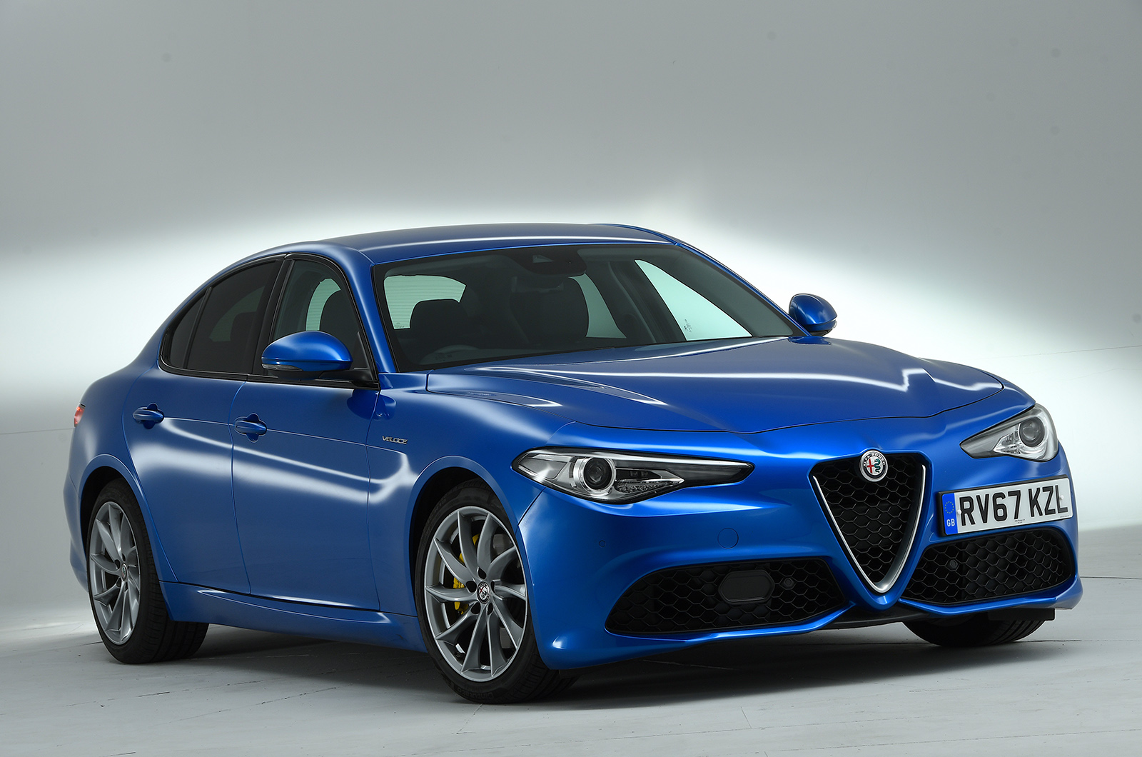 Alfa Romeo Giulia studio front
