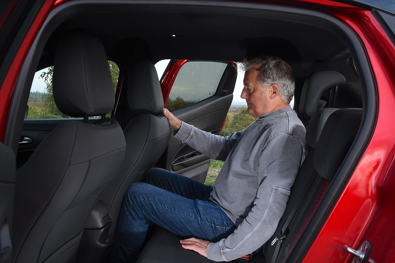 Alfa Romeo Junior Ibrida 2025 long-term test rear seats