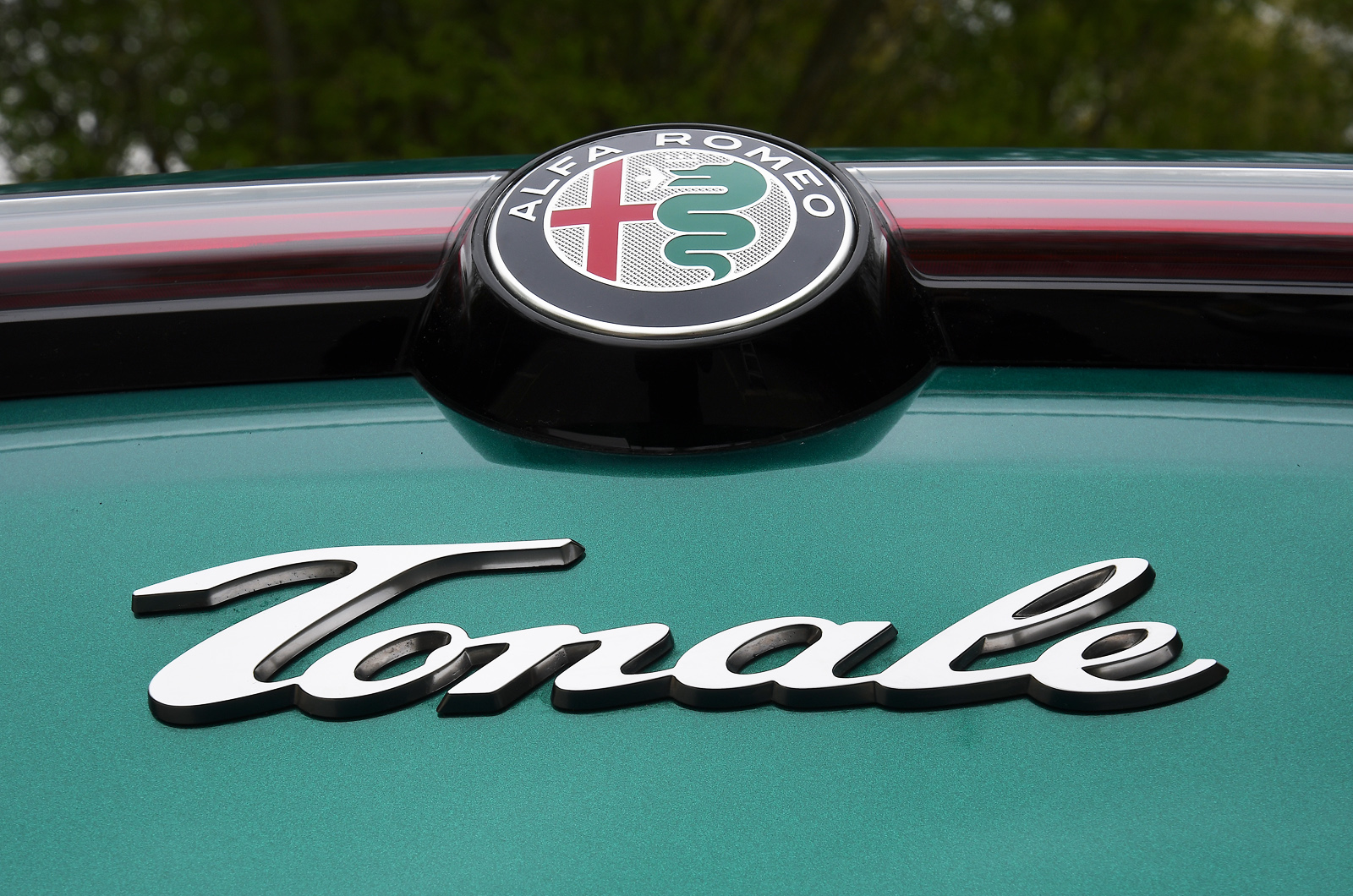 Alfa Romeo Tonale badge