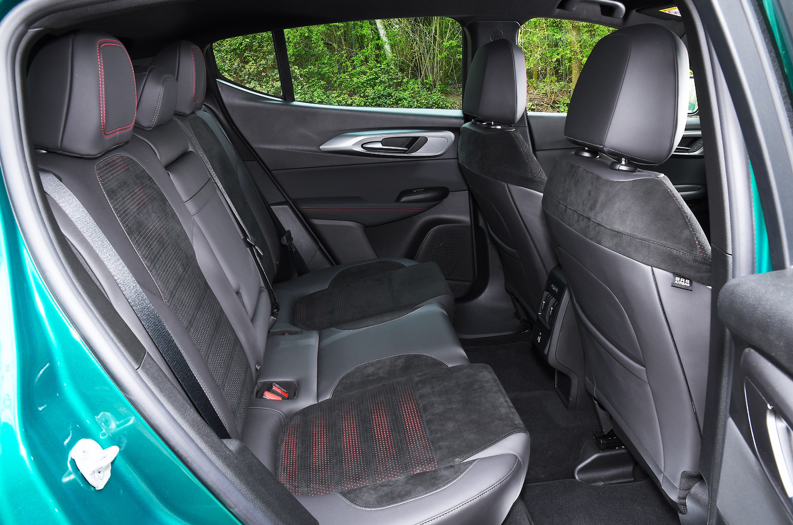 Alfa Romeo Tonale rear seats