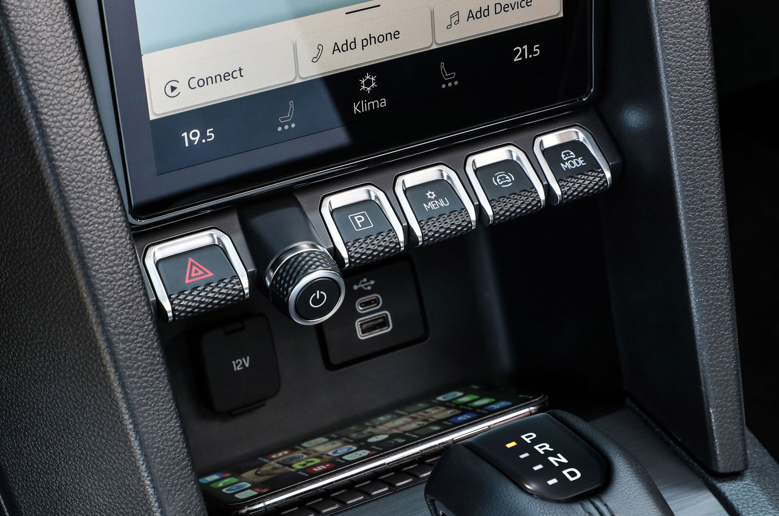 2023 Volkswagen Amarok interior