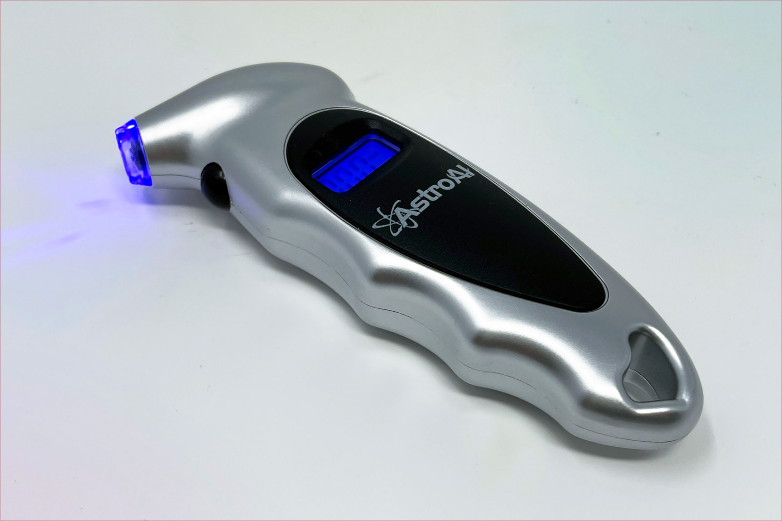 AstoAI digital tyre gauge