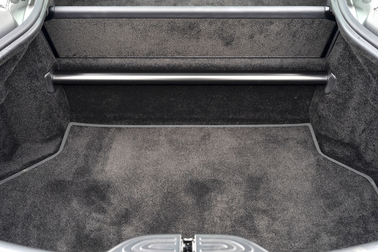 Aston Martin Vantage boot