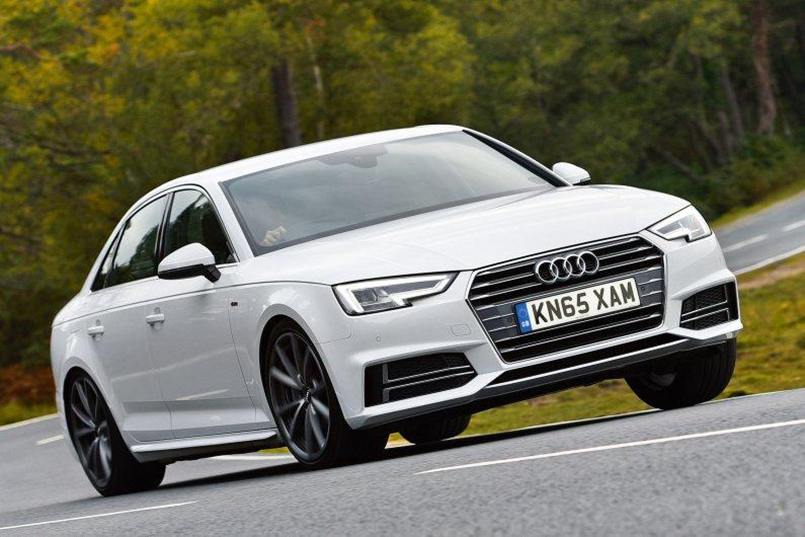 Audi A4 front right driving 2016
