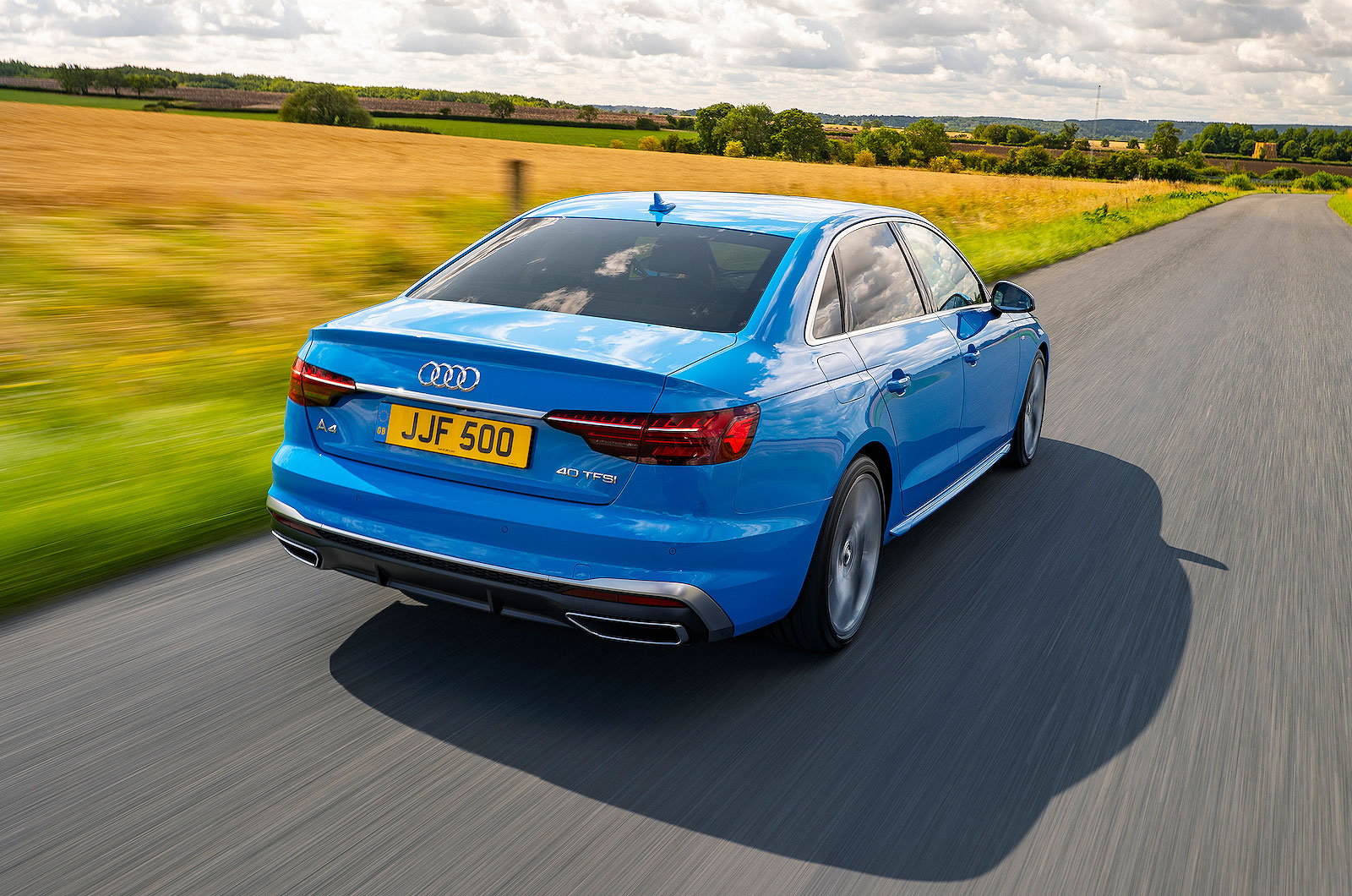 Audi A4 rear right tracking