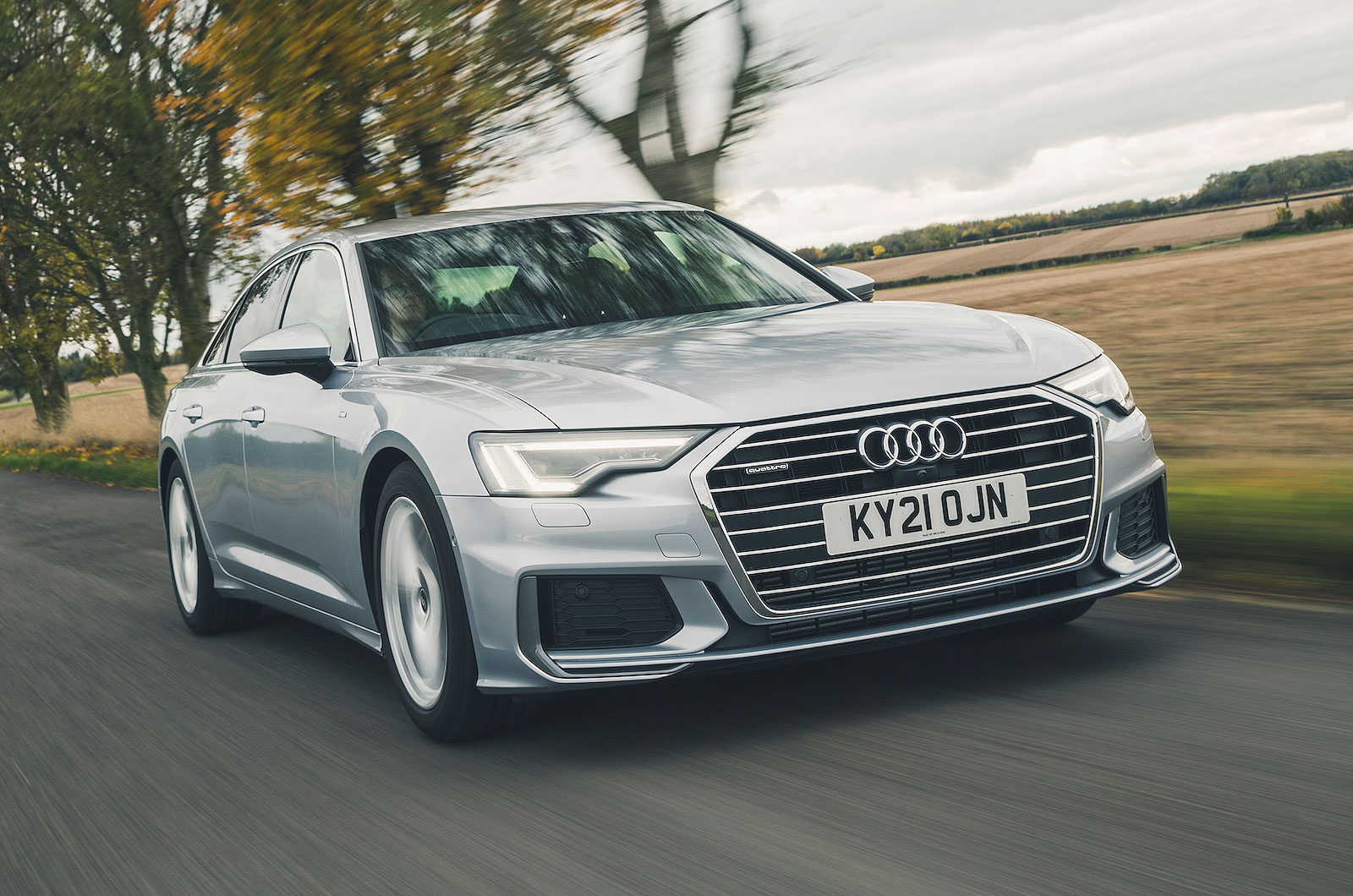 Audi A6 2022 front right tracking