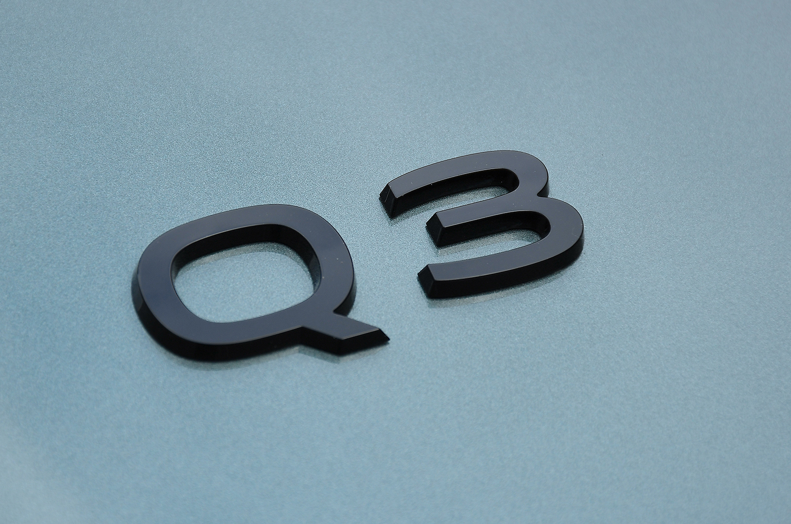 Audi Q3 badge