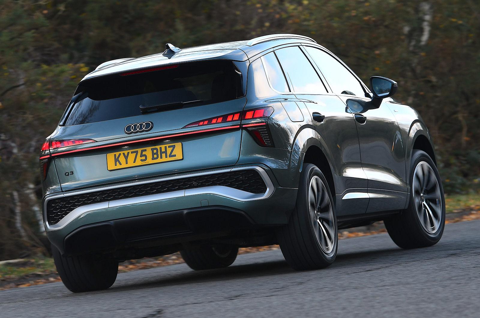 Audi Q3 rear cornering