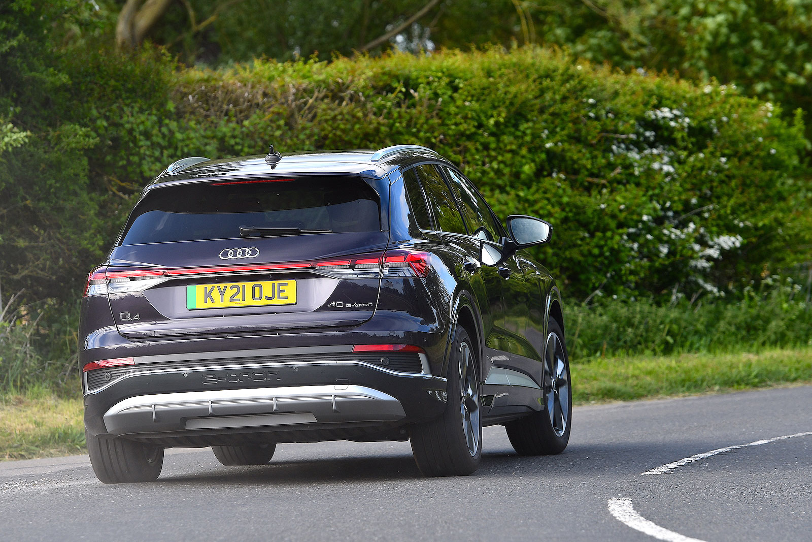 Used Audi Q4 e-tron 2021-present rear cornering