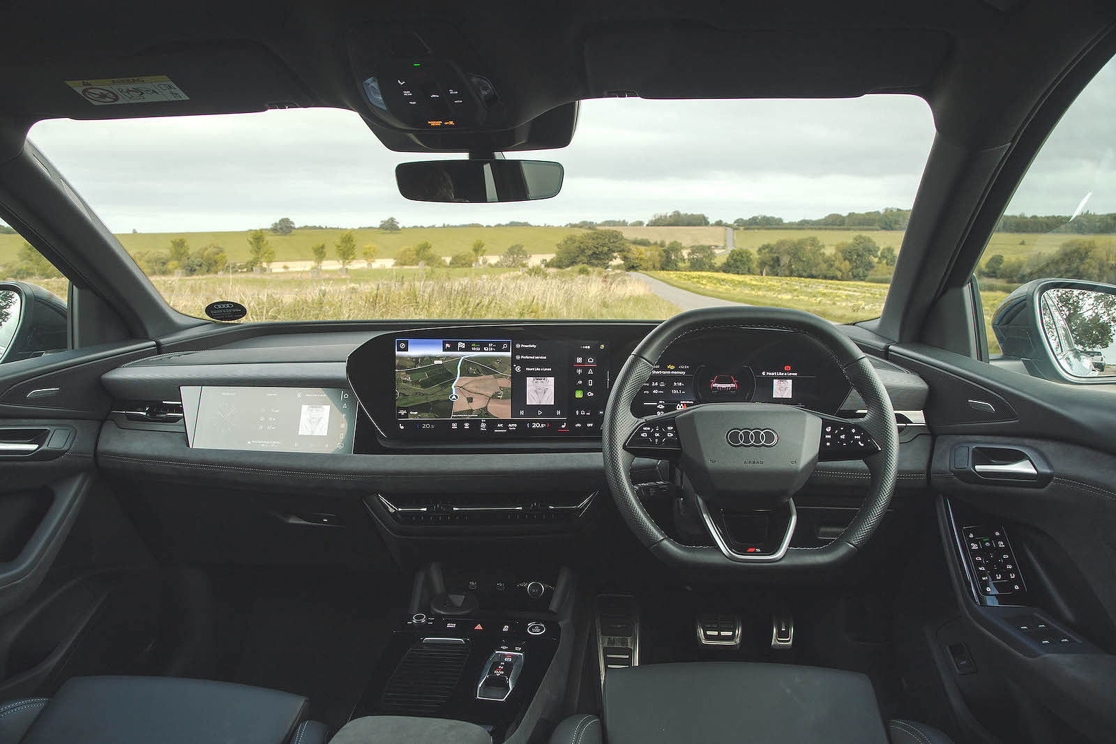 Audi Q6 e-tron dashboard