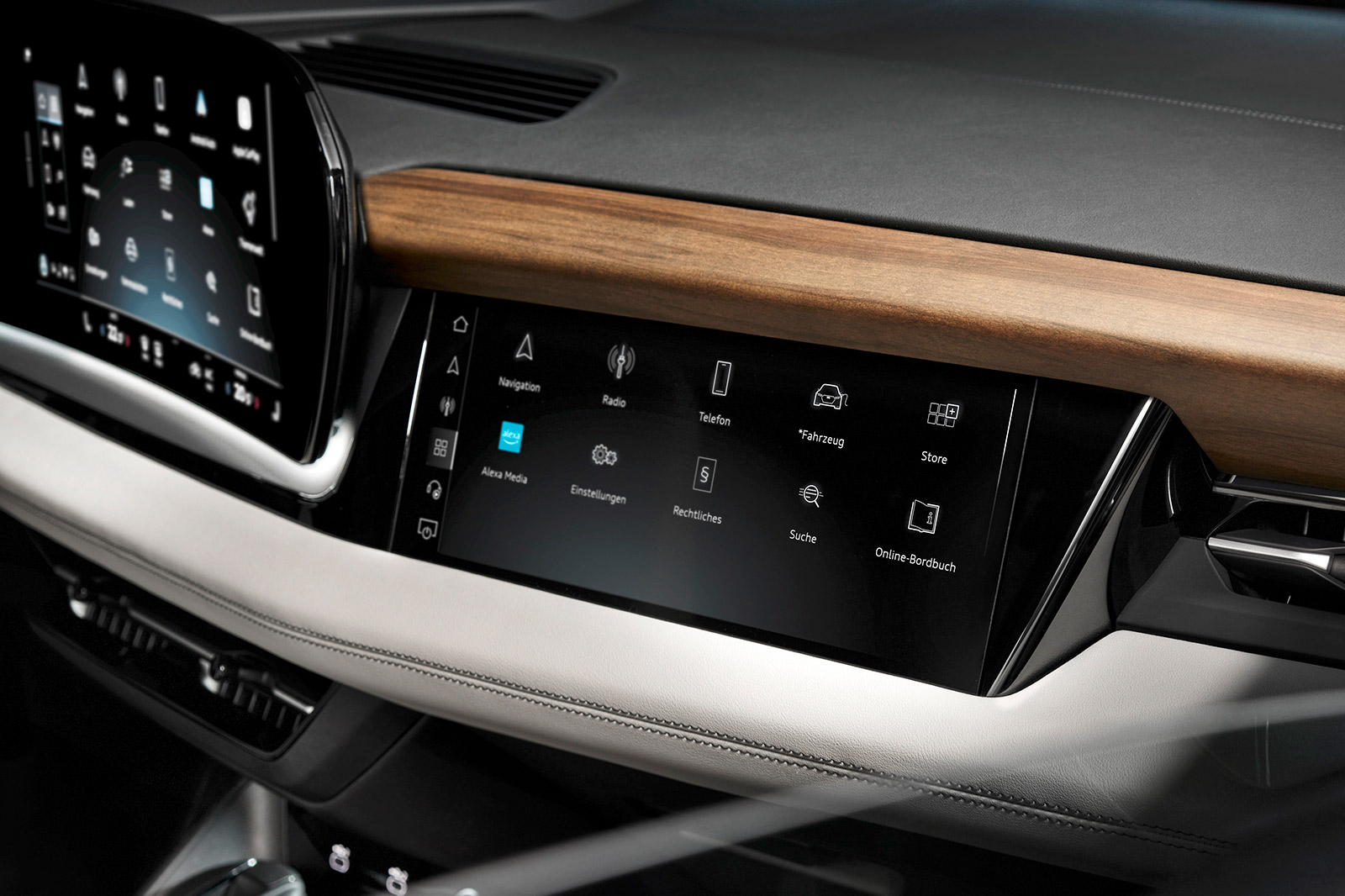 Audi Q6 e-tron passenger screen