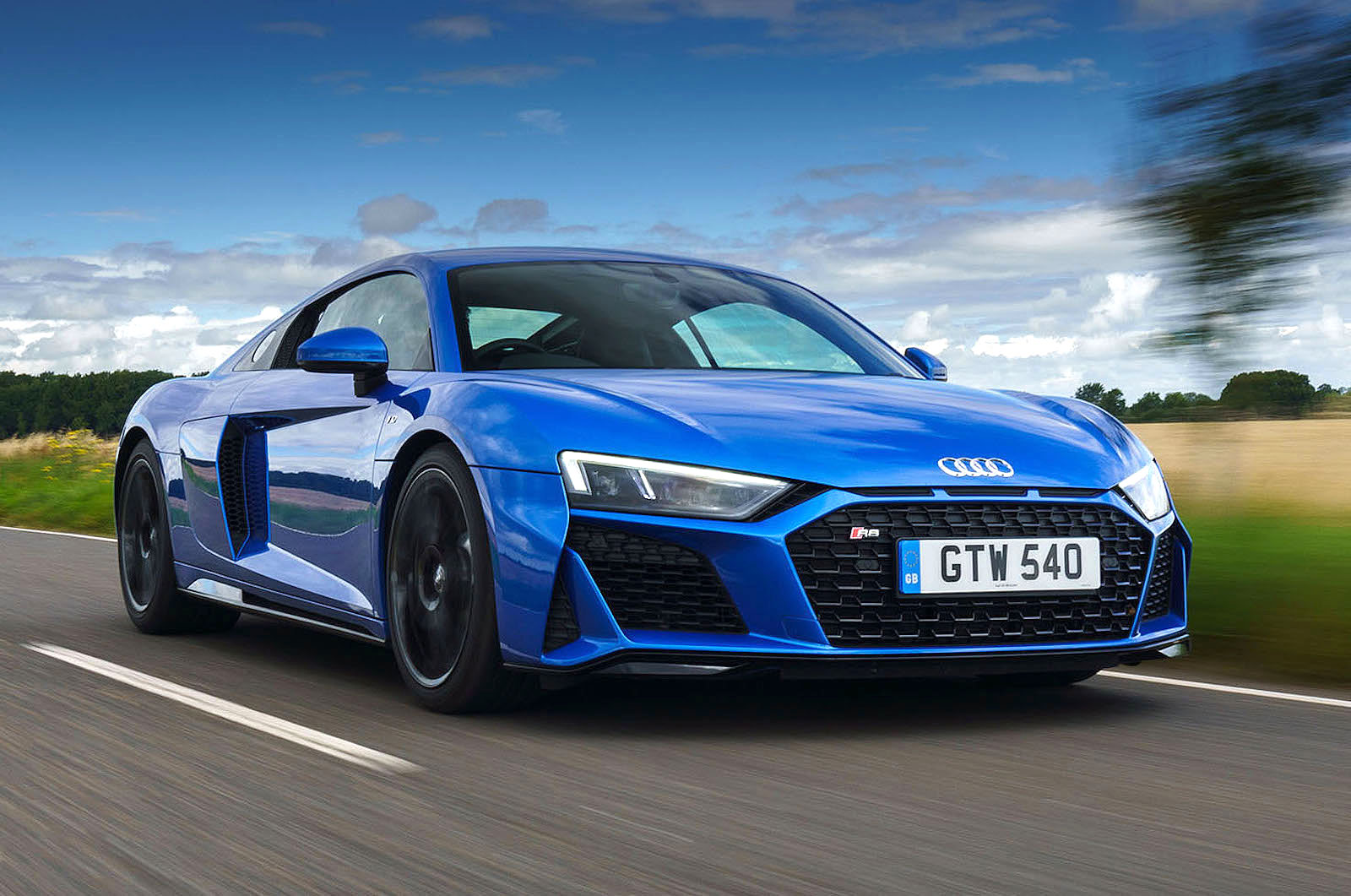 Audi R8 front right tracking
