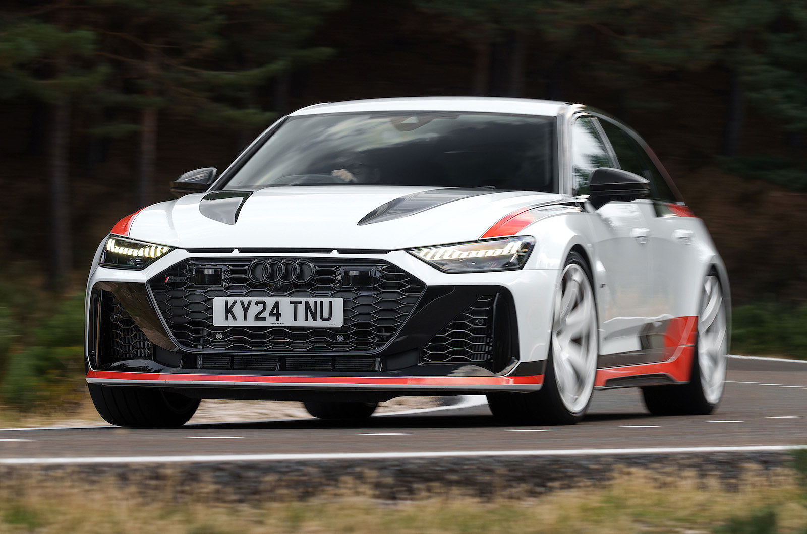 Audi RS6 Avant GT front cornering