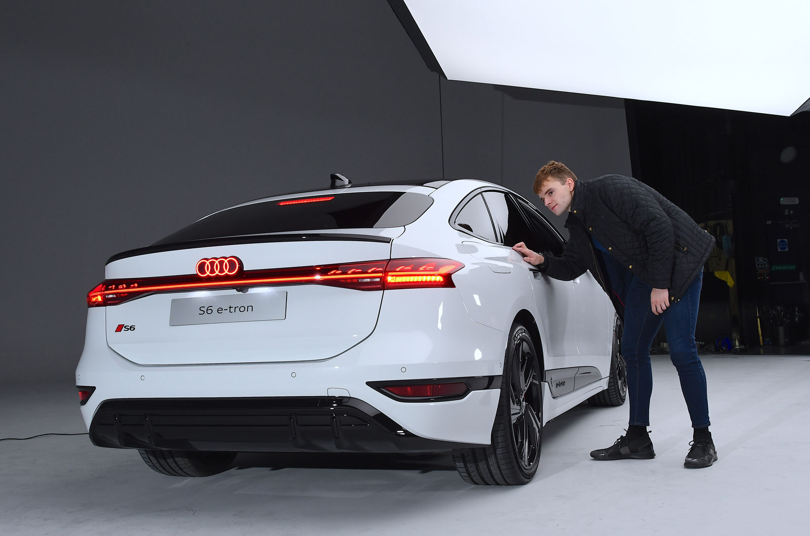 Audi-S6-e-tron-Reader-test-team-oliver