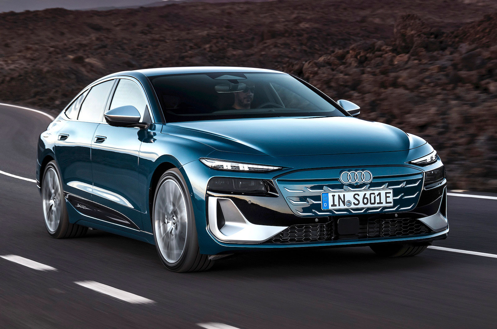 Audi S6 Sportback e-tron front right driving