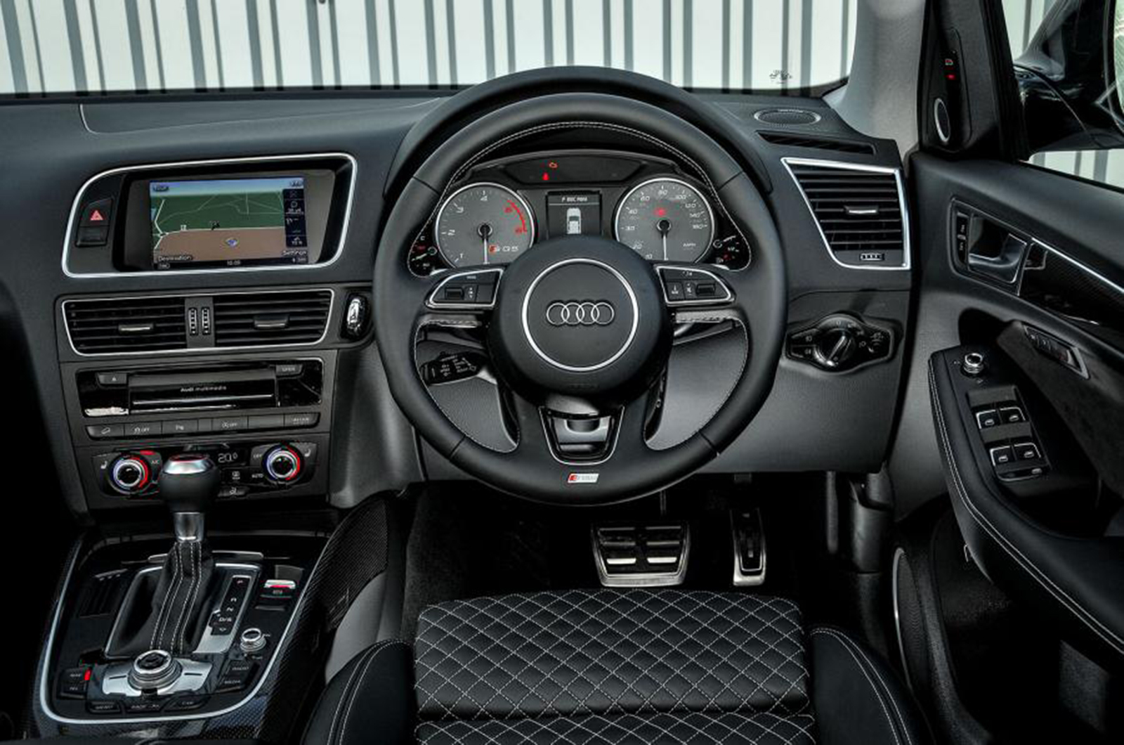 Audi SQ5 interior