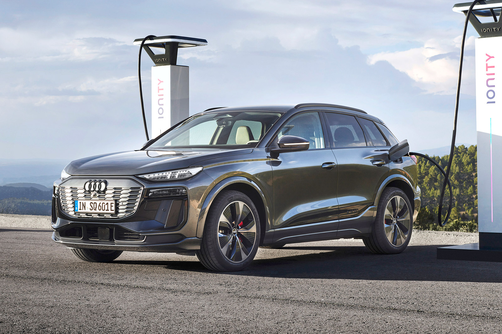 Audi Q6 e-tron charging