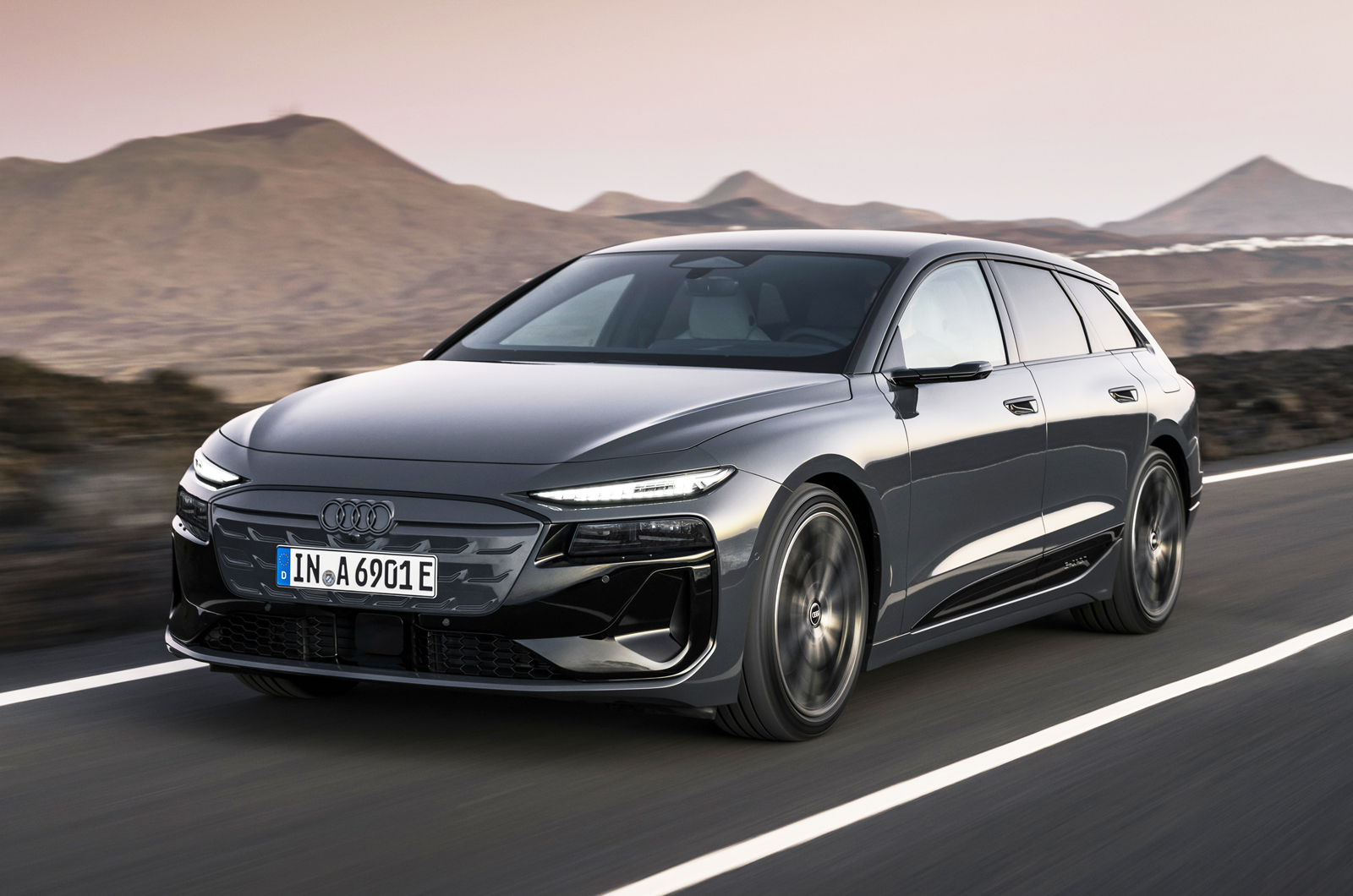 Audi A6 Avant e-tron front driving