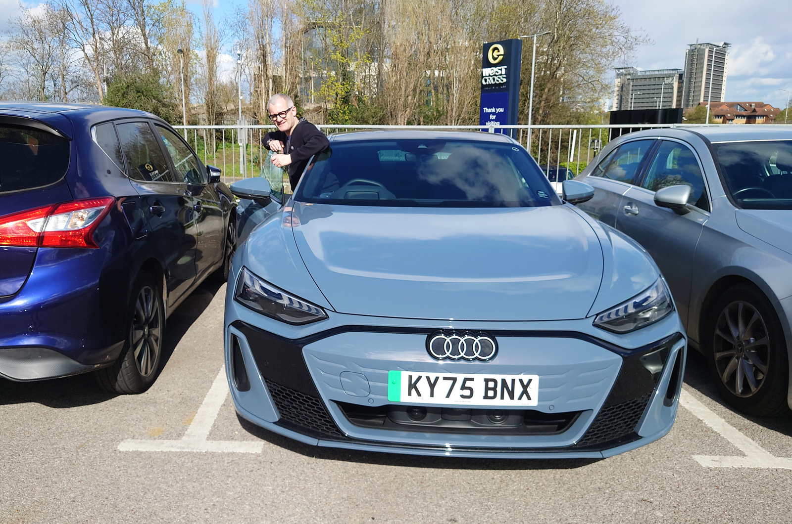 Audi E-tron GT in tight parking space