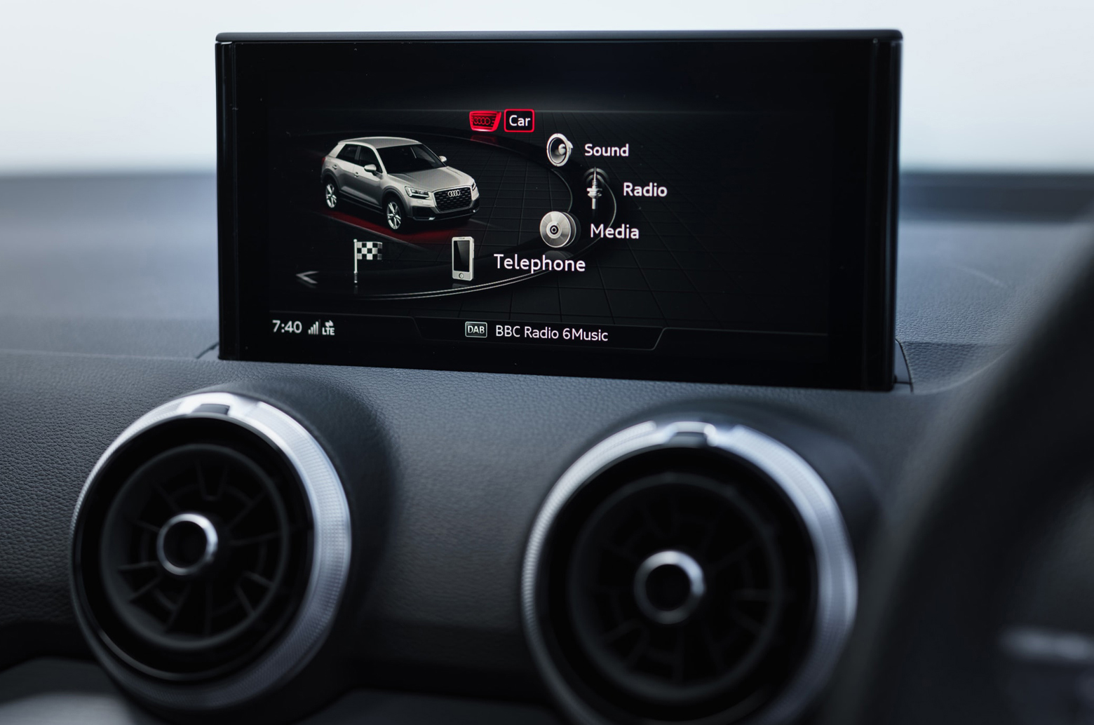 Audi Q2 2022 infotainment screen