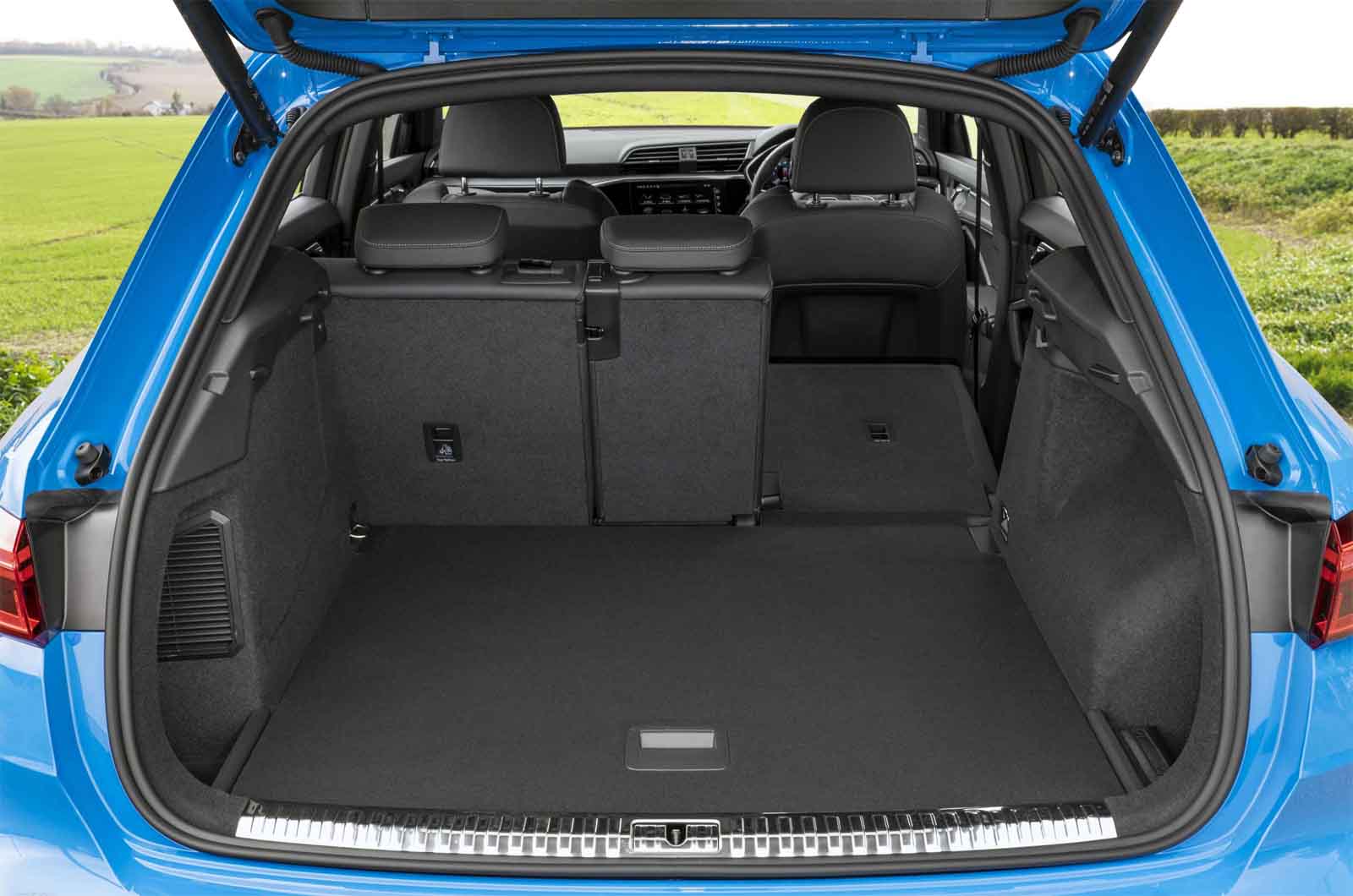 Audi Q3 2022 boot