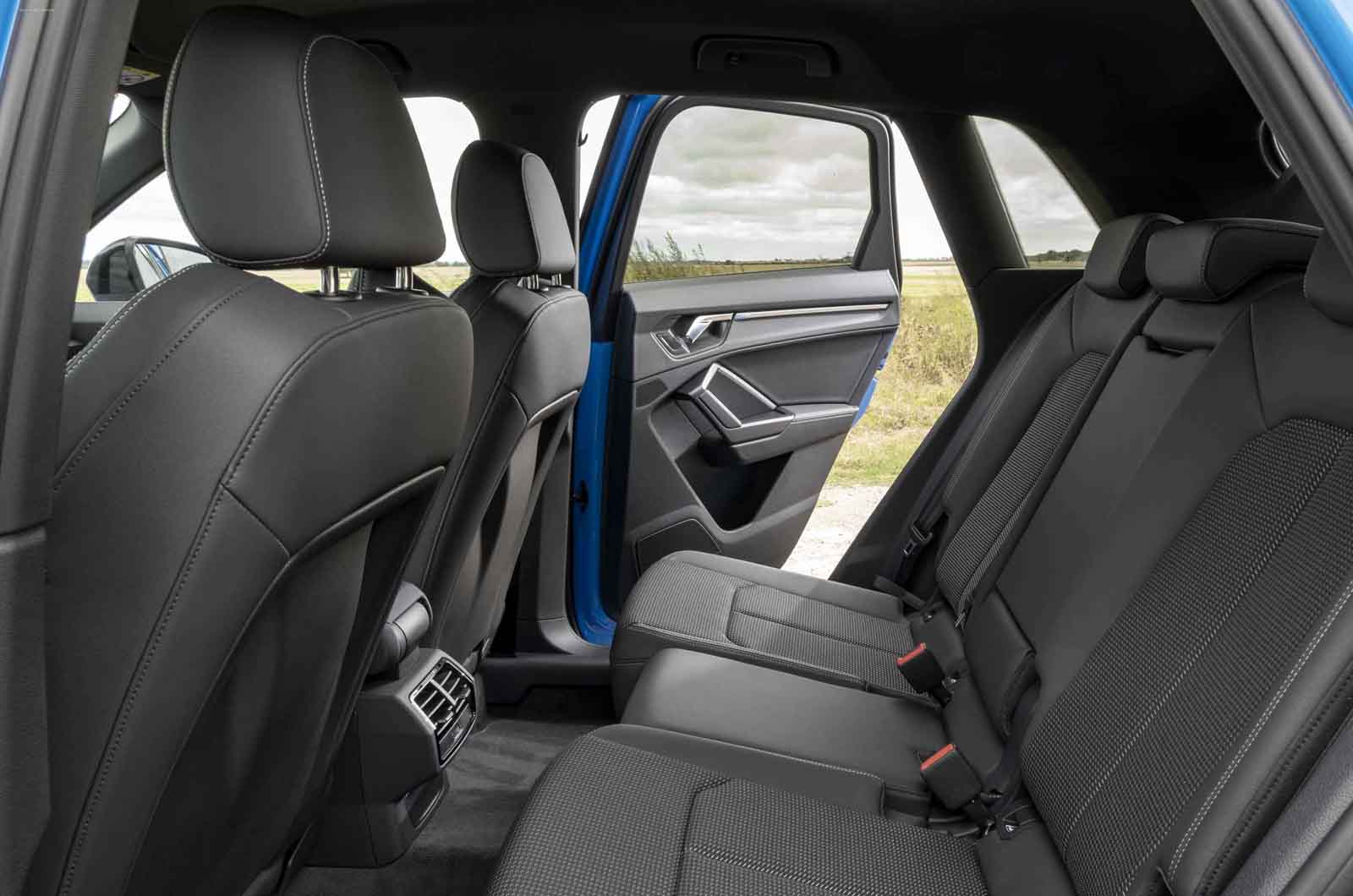 Audi Q3 2022 rear seats