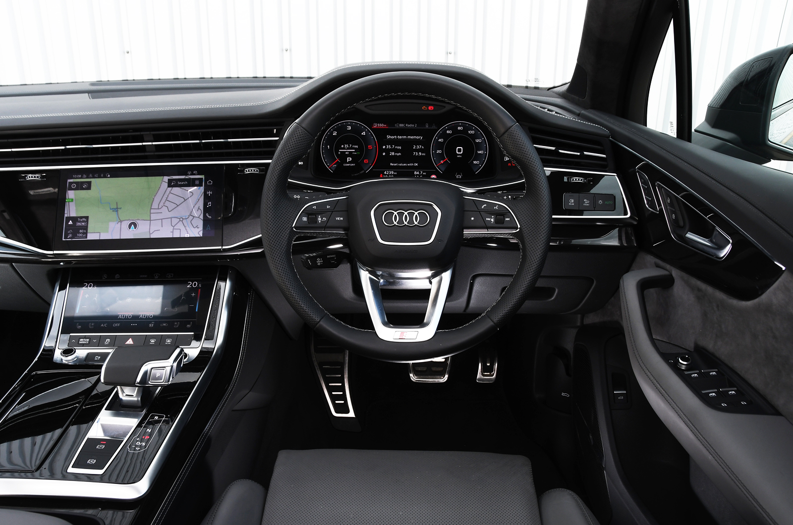 Audi Q7 2021 dashboard