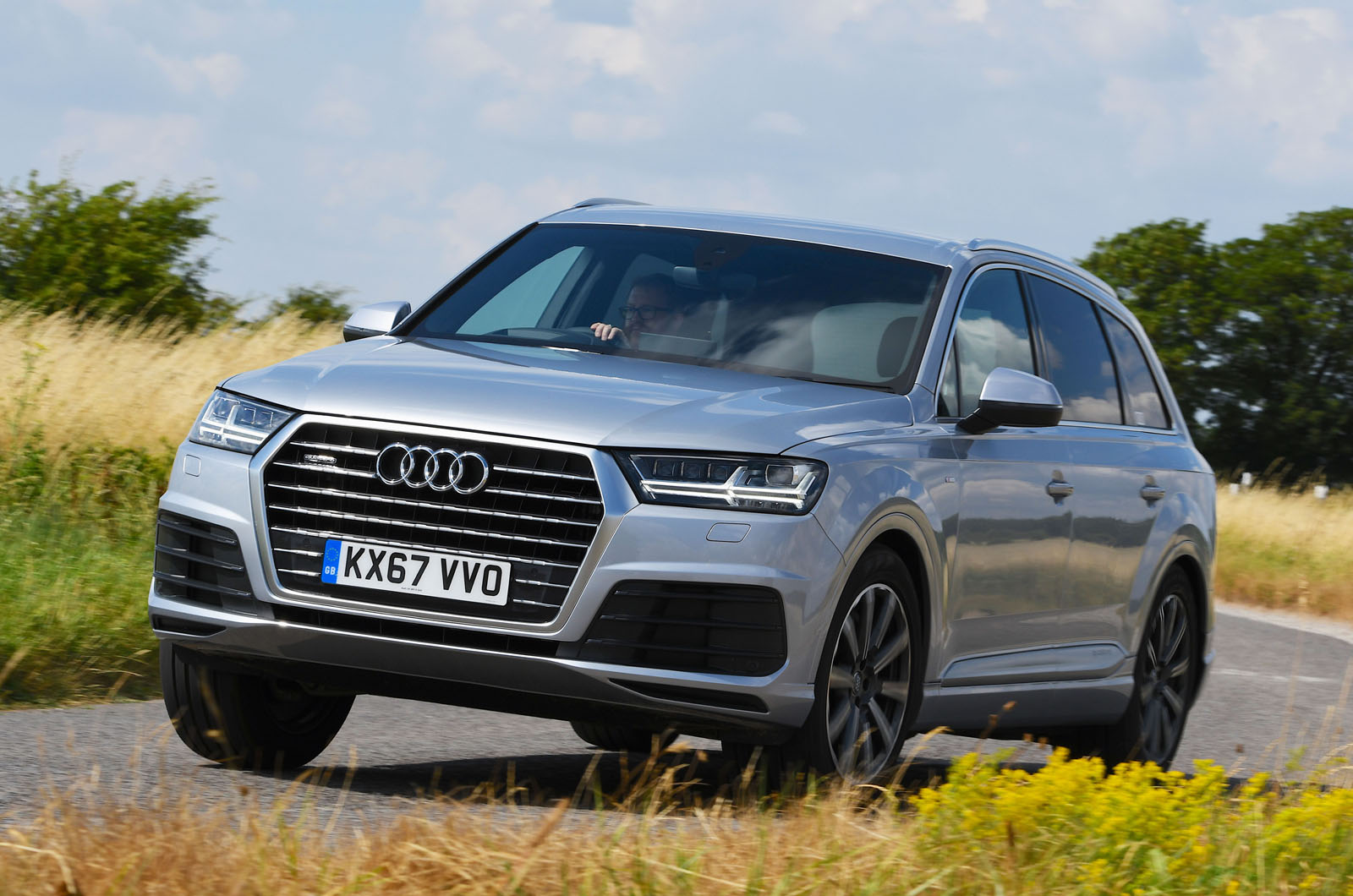 Audi Q7 front cornering - 67-plate car