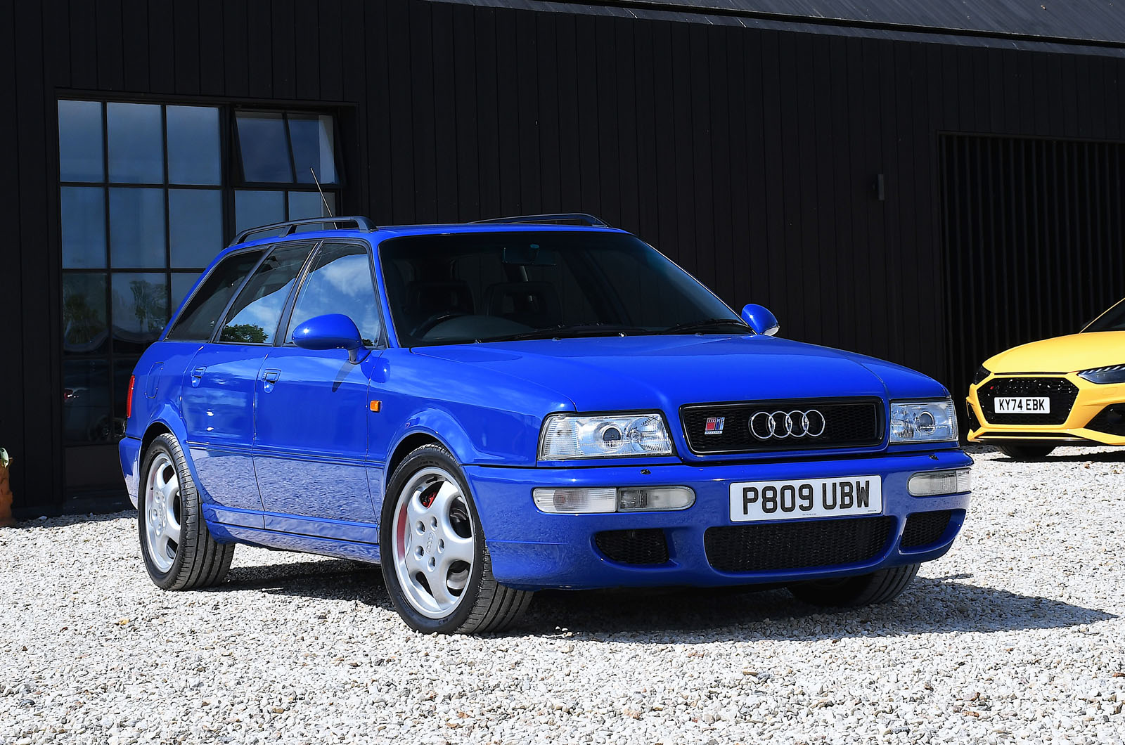 Audi RS2 Avant front static