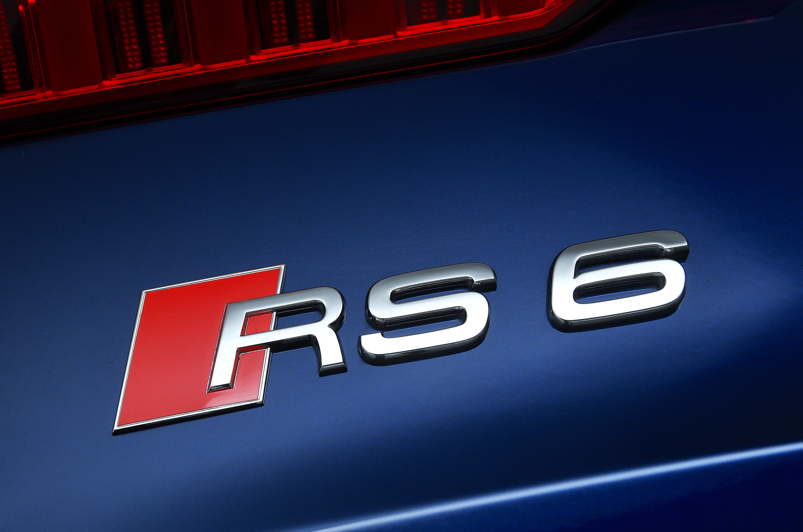 Audi RS6 Avant boot badge