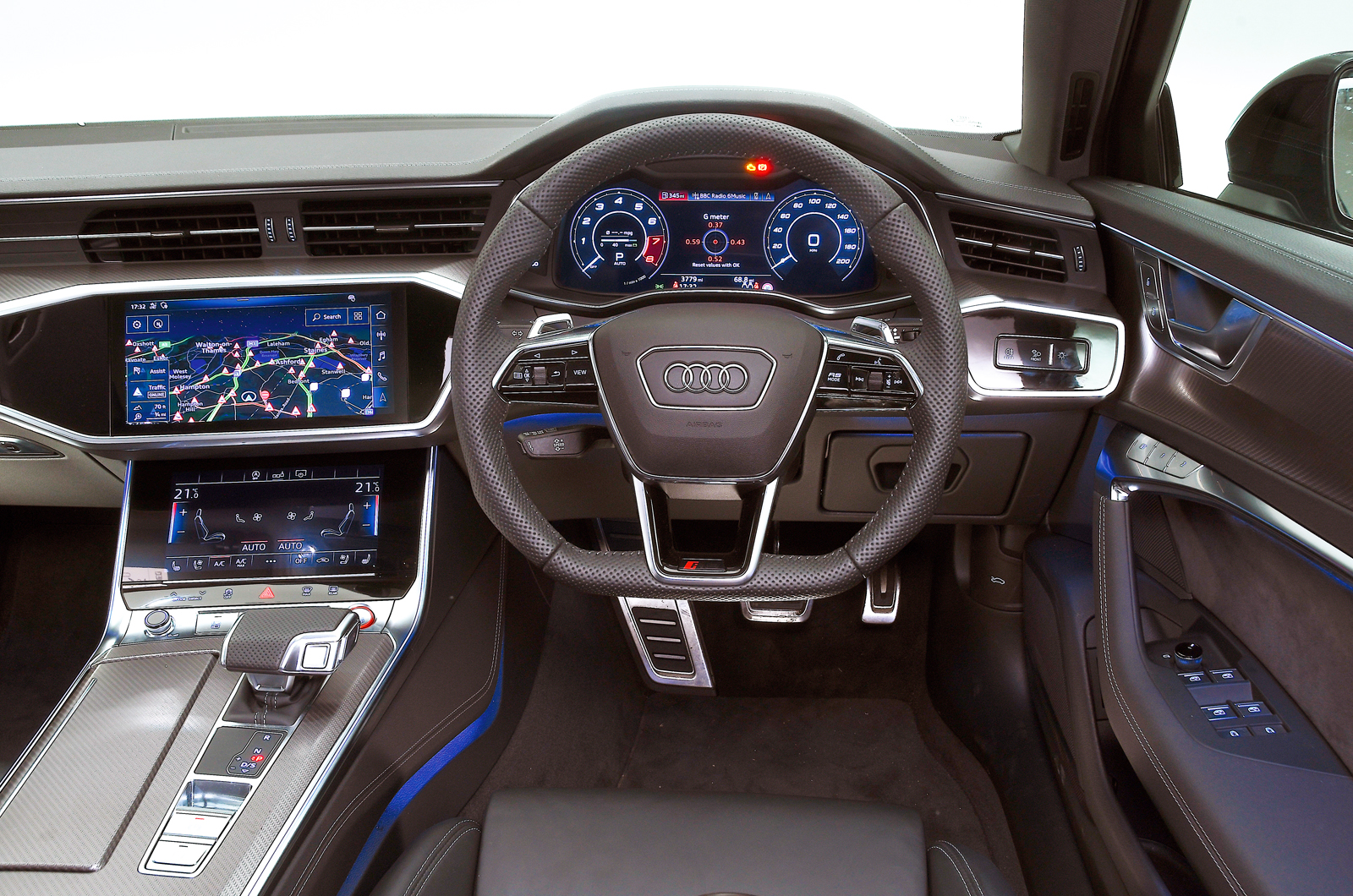 Audi RS6 Avant dashboard