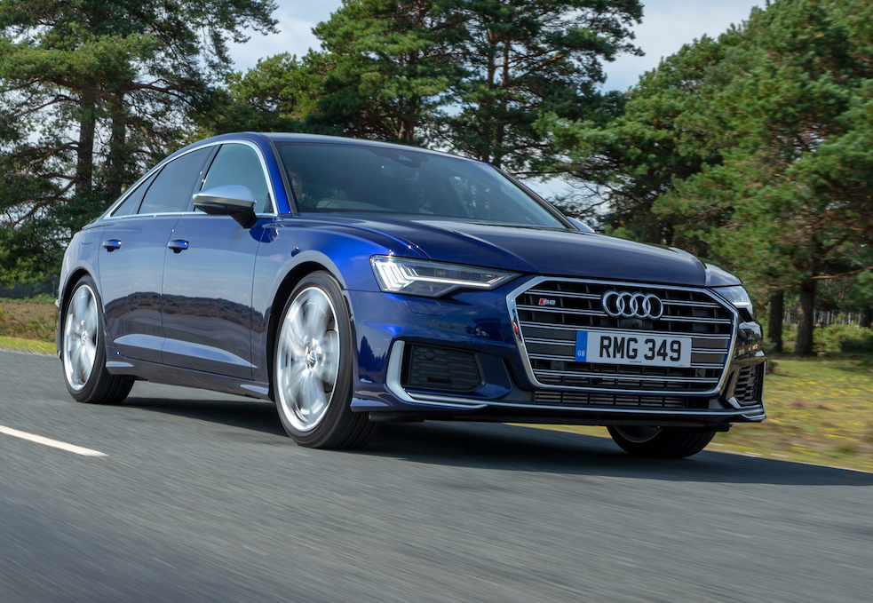 Audi A6 2022 front right tracking