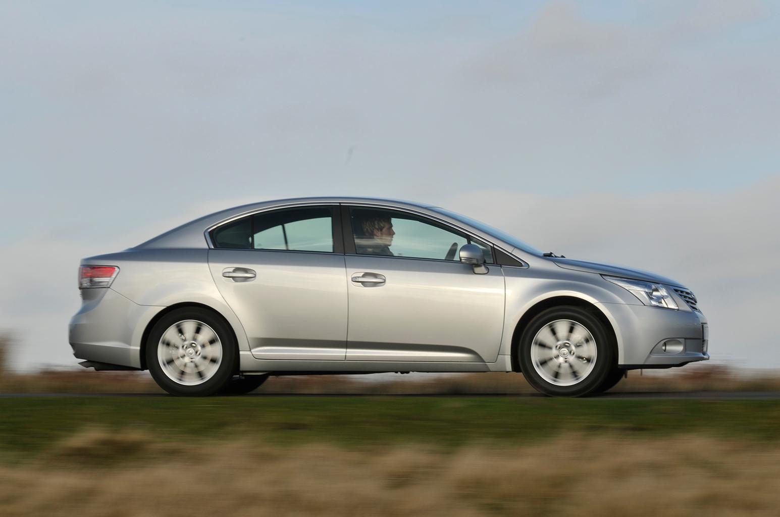 Used Toyota Avensis saloon 2009-2015