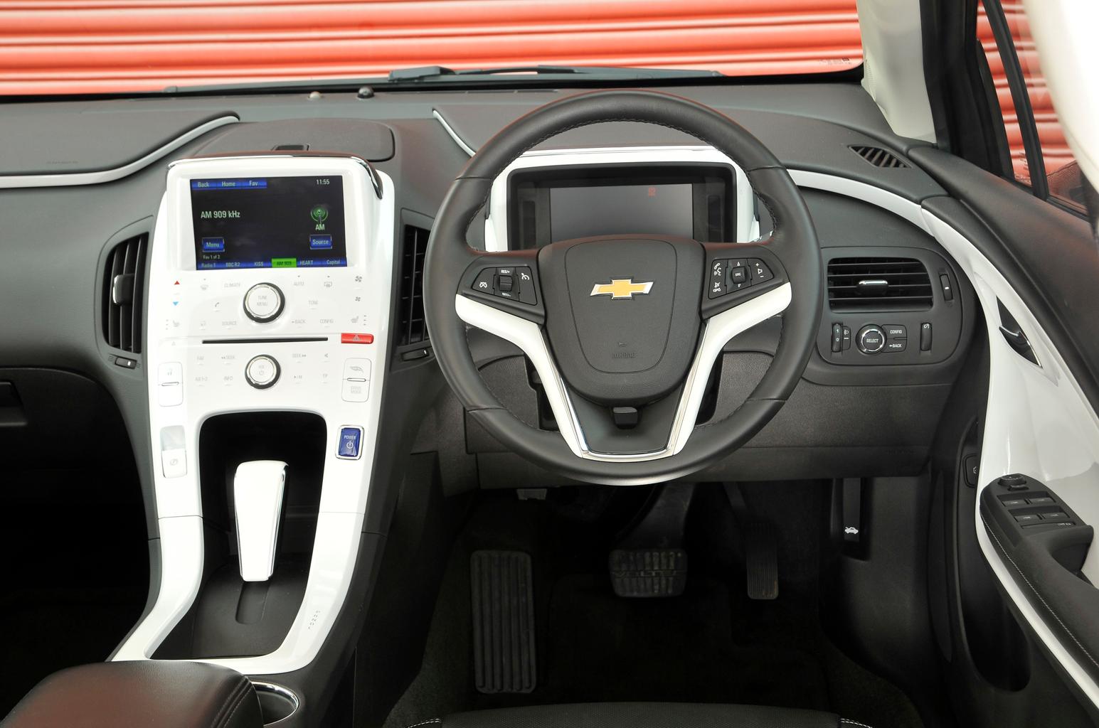 Used test – diesel busters: Chevrolet Volt vs Toyota Prius Plug-In