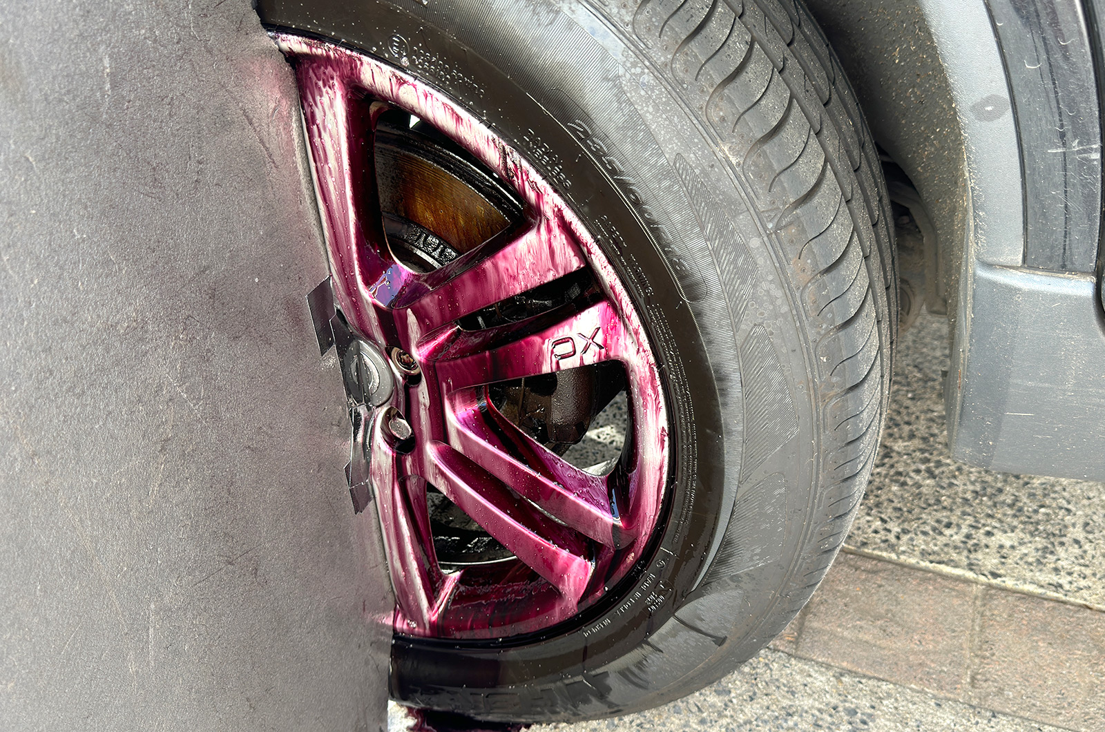 Best alloy wheel cleaner - Autoglym Advanced Wheel Cleaner working