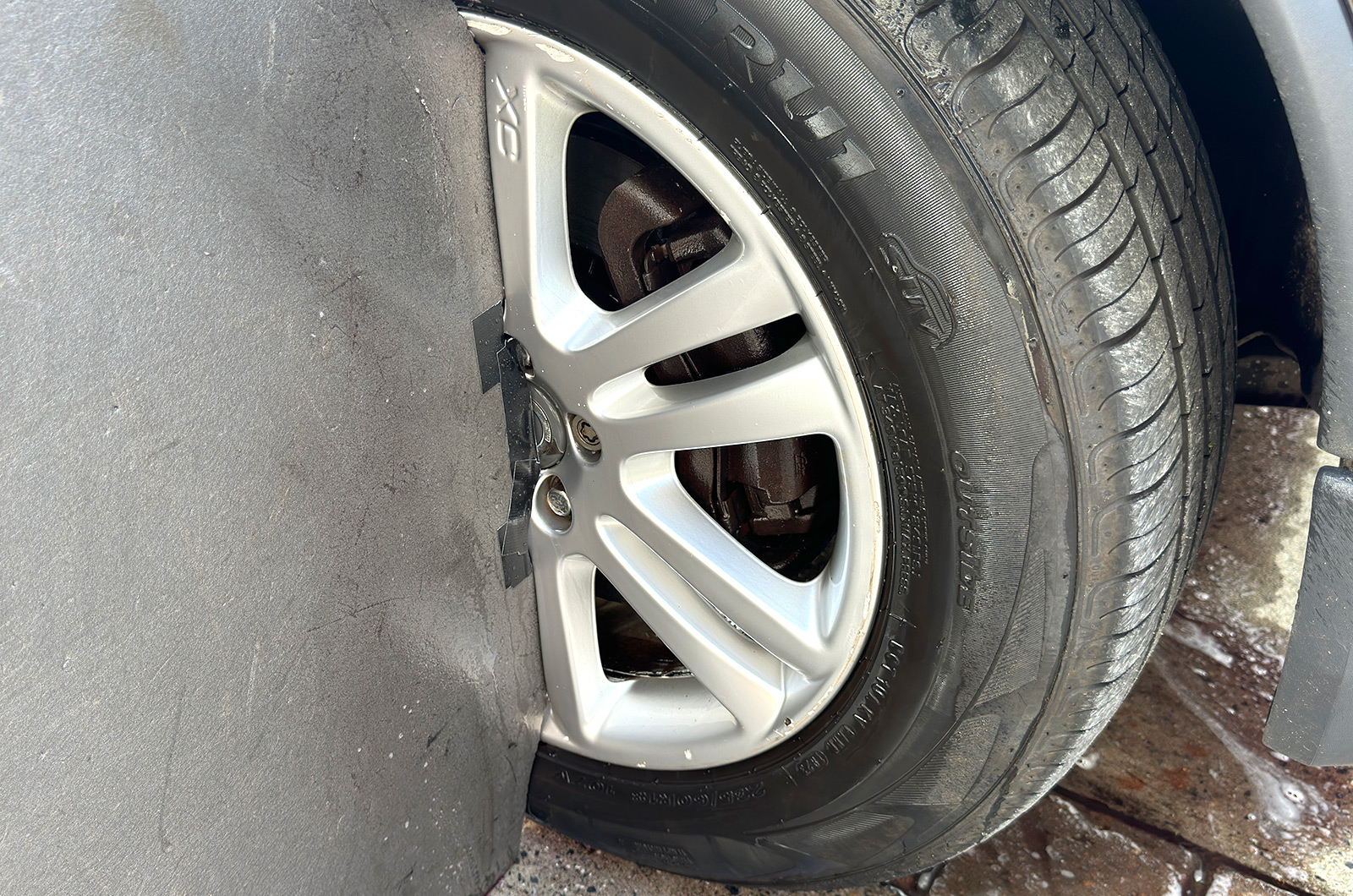 Best alloy wheel cleaner - Halfords Colour Changing Wheel Cleaner working