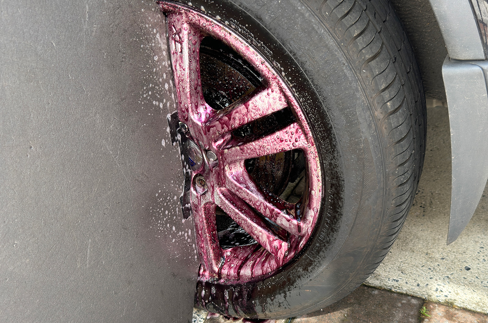 Best alloy wheel cleaner - Meguiar's Ultimate All Wheel Cleaner working