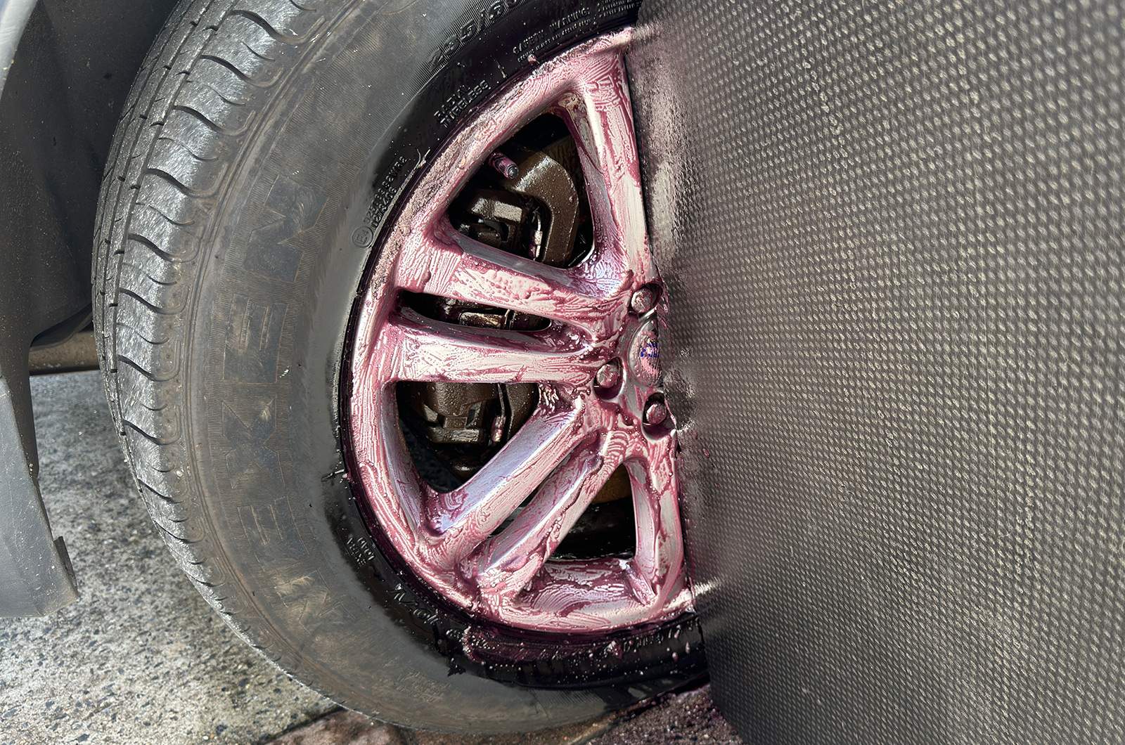 Best alloy wheel cleaner - Rain-X Graphene Wheel Cleaner and Protectant working