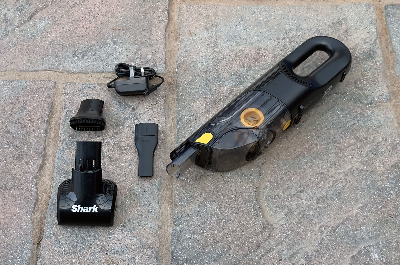 Best cordless car vacuum cleaners - Shark CH950UKT with accessories
