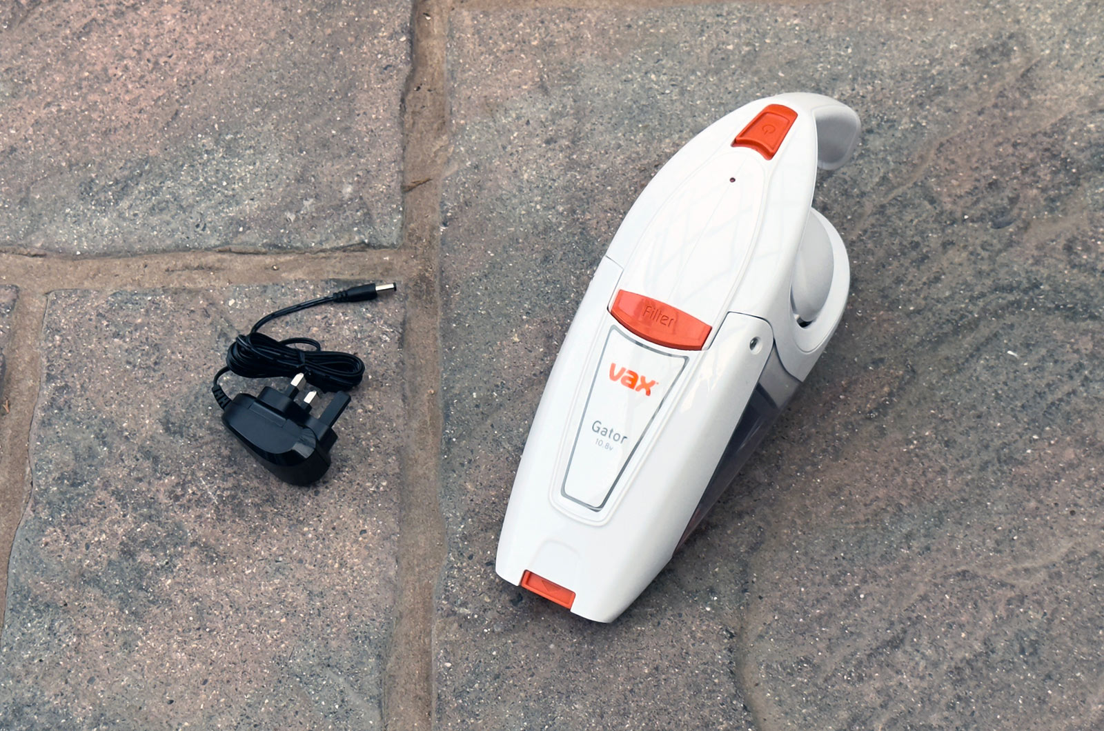 Best cordless car vacuum cleaners - Vax Gator with accessories