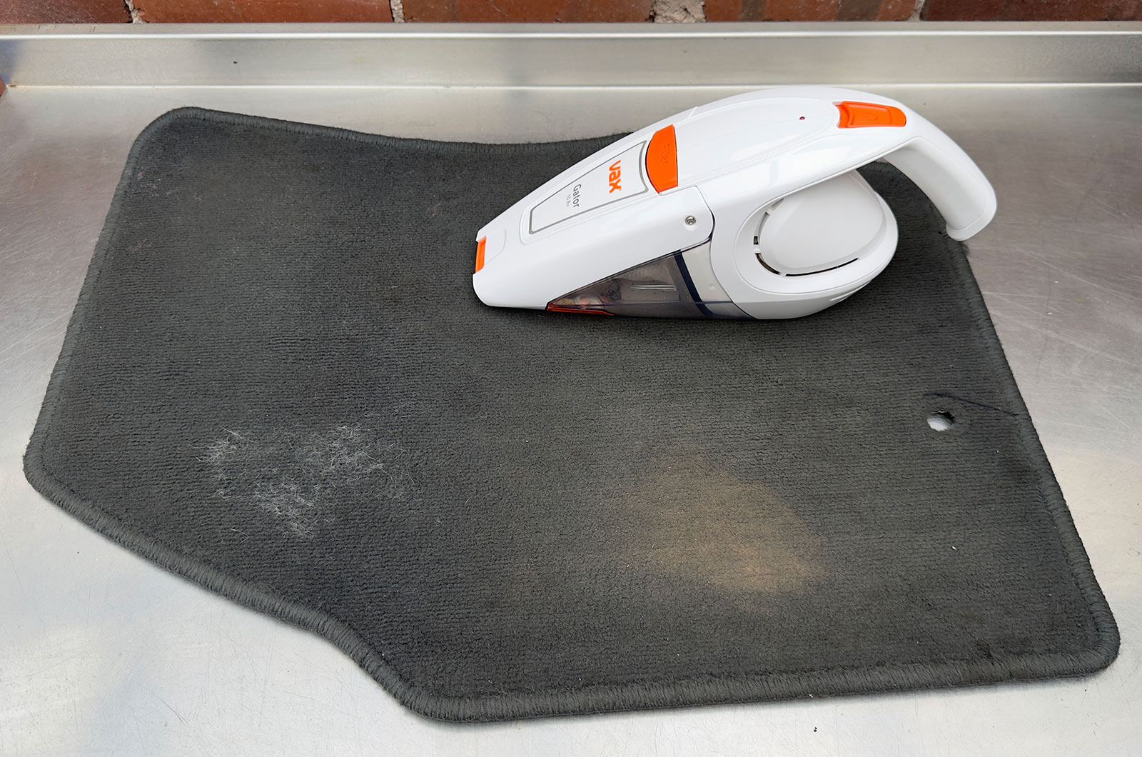 Best cordless car vacuum cleaners - Vax Gator in operation