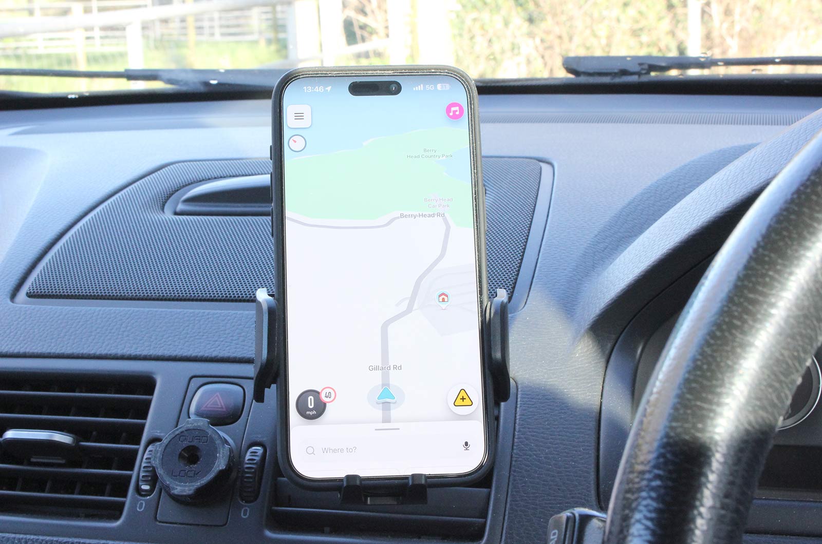 Miracase vent-mount holder with phone mounted