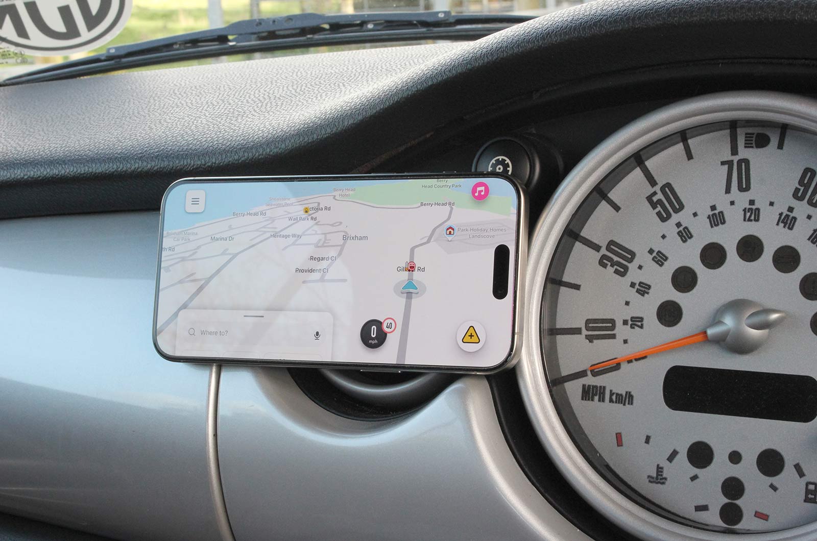 Yosh mobile phone holder with phone mounted
