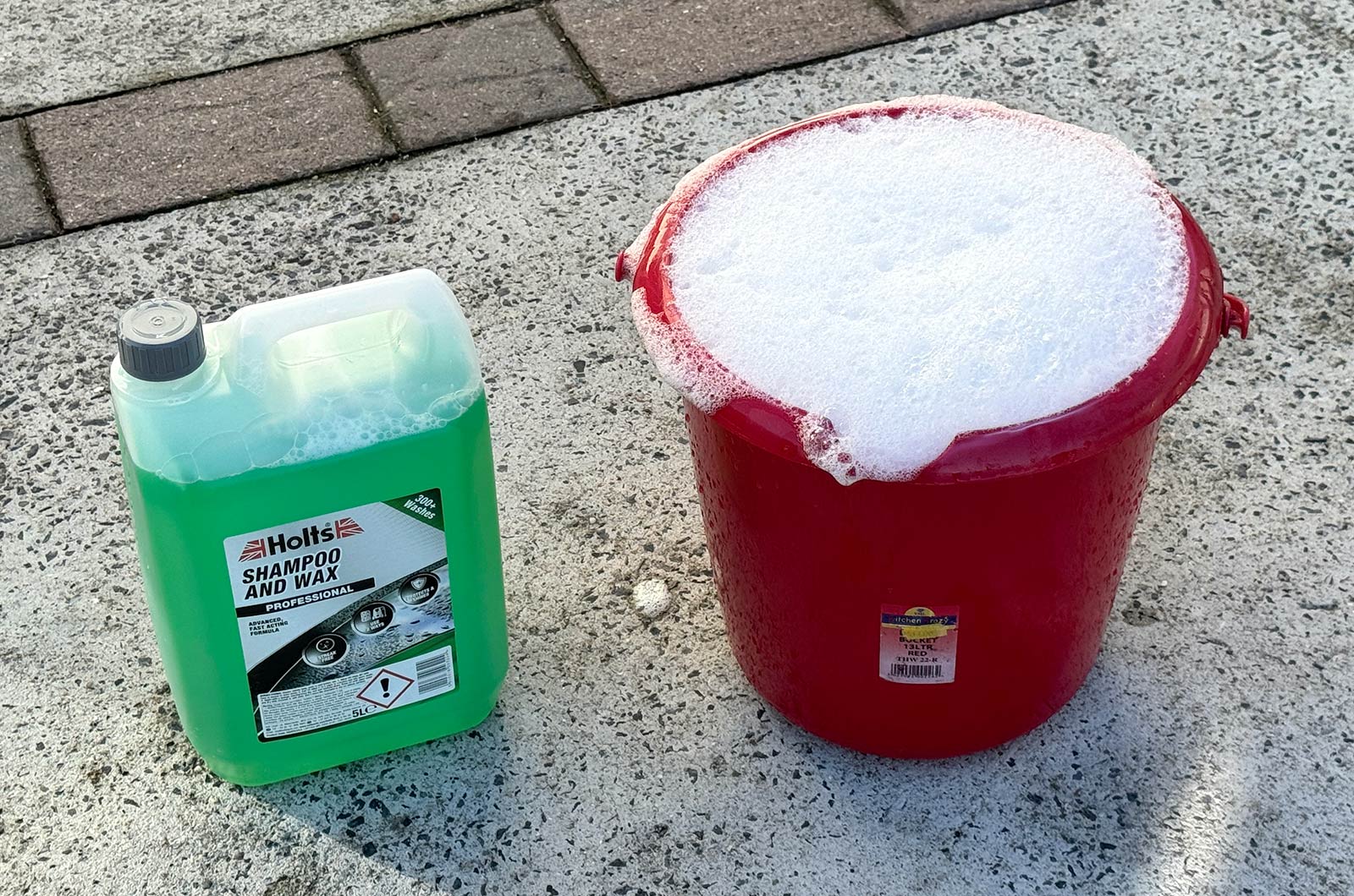 Holts Shampoo and Wax suds