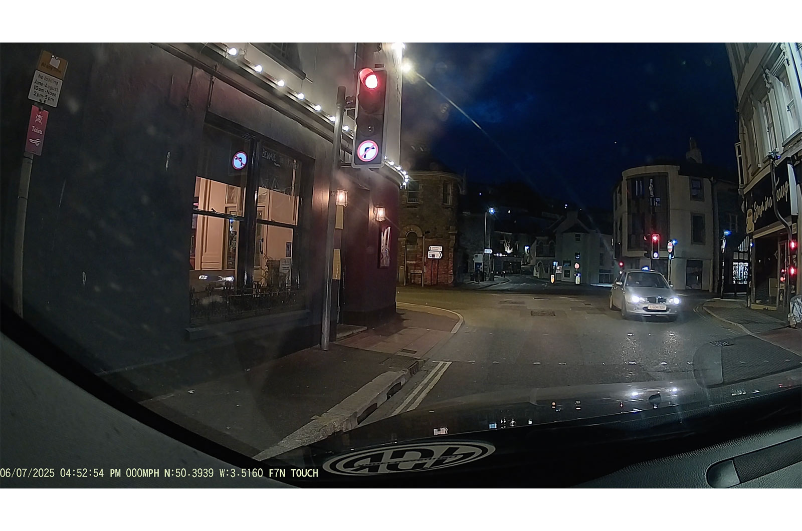 Best dash cams - Redtiger F7N night footage