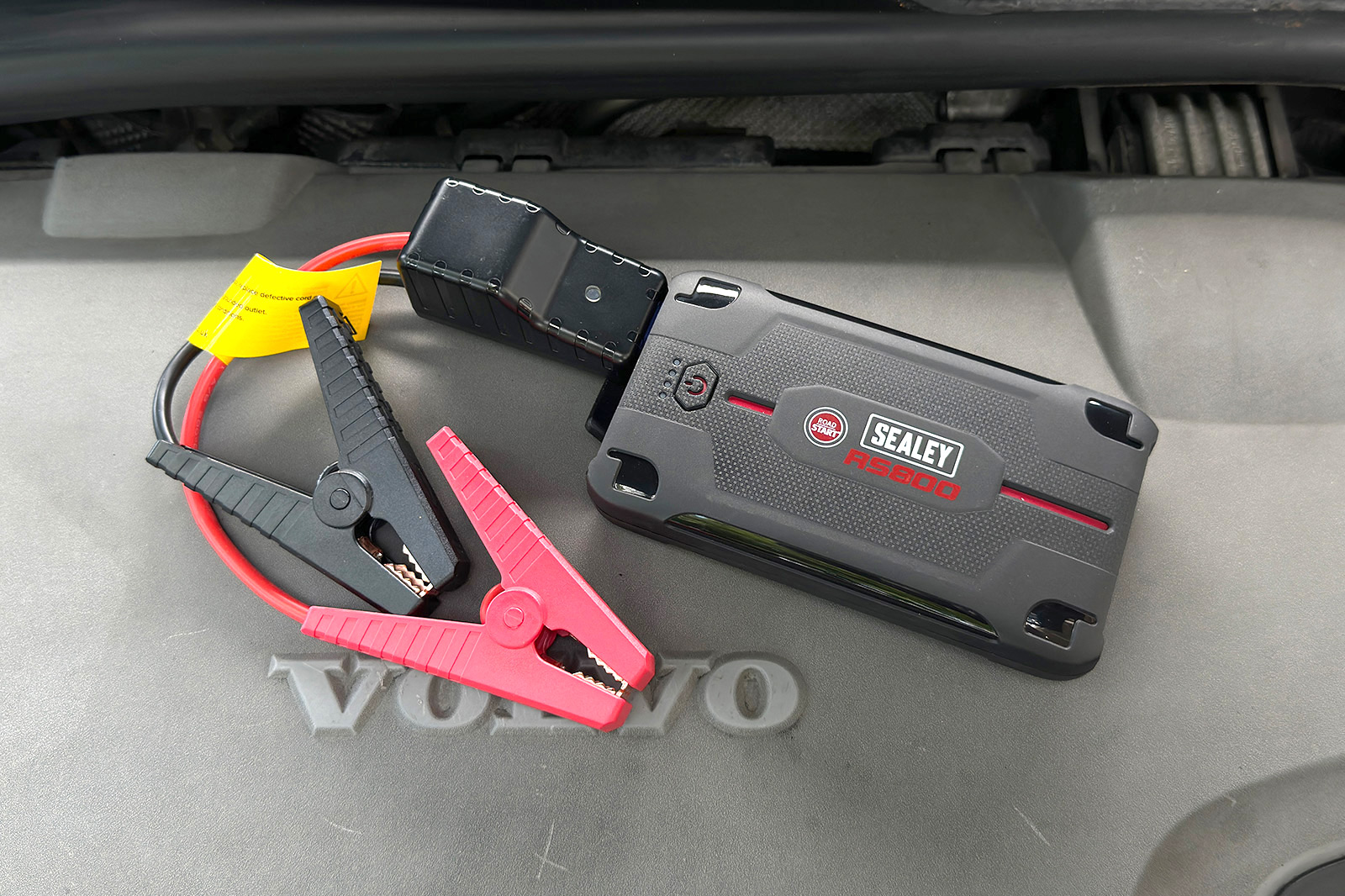 Best jump starters Sealey Roadstart 800 in operation