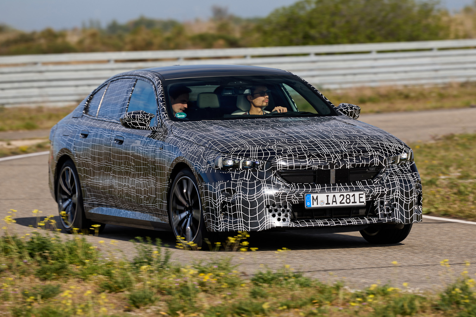 BMW i5 drive 2023 handling front